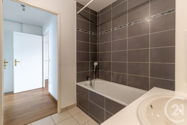 Appartement F3 &agrave; vendre - 3 pi&egrave;ces - 66,28 m2 - Noisy Le Grand - 93 - ILE-DE-FRANCE