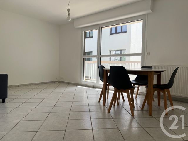 Appartement F3 &agrave; louer - 3 pi&egrave;ces - 65,27 m2 - Le Plessis Trevise - 94 - ILE-DE-FRANCE