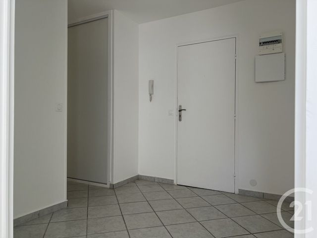 Appartement F3 &agrave; louer - 3 pi&egrave;ces - 65,27 m2 - Le Plessis Trevise - 94 - ILE-DE-FRANCE