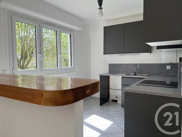 Appartement F3 &agrave; louer - 3 pi&egrave;ces - 65,27 m2 - Le Plessis Trevise - 94 - ILE-DE-FRANCE