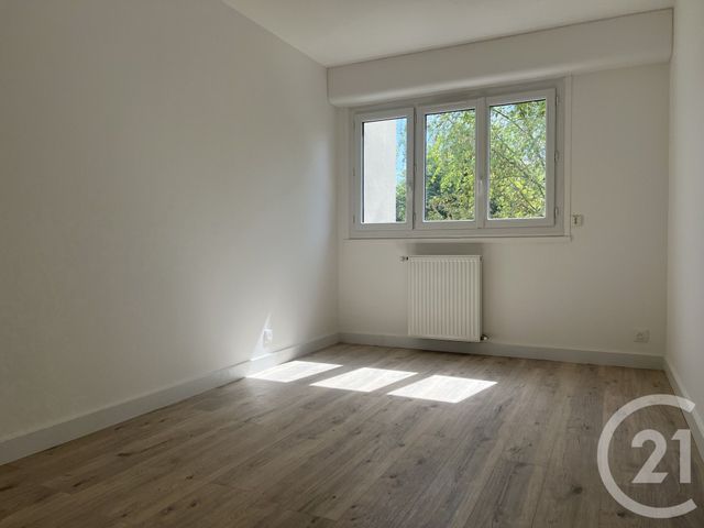 Appartement F3 &agrave; louer - 3 pi&egrave;ces - 65,27 m2 - Le Plessis Trevise - 94 - ILE-DE-FRANCE