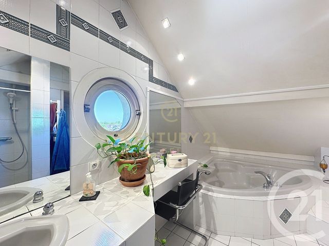 Appartement Duplex &agrave; vendre - 5 pi&egrave;ces - 113,26 m2 - Le Plessis Trevise - 94 - ILE-DE-FRANCE