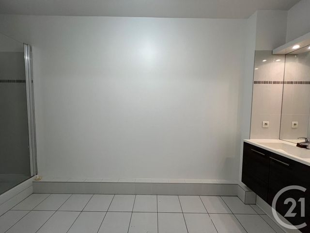 Appartement Studio &agrave; louer - 1 pi&egrave;ce - 45,61 m2 - Villiers Sur Marne - 94 - ILE-DE-FRANCE